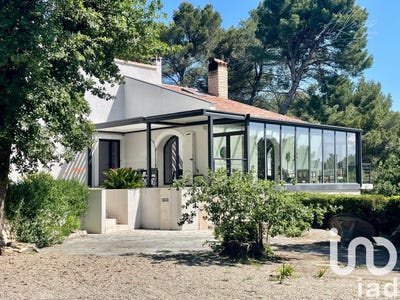 /international/fr/noves-provence-alpes-cote-d-azur-310099653256/
