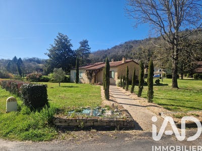 /international/fr/vitrac-auvergne-310106776768/