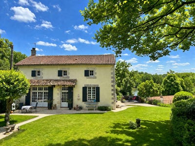 /international/fr/les-bois-de-vouleme-vouleme-charente-310107358829/
