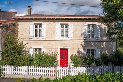 /international/fr/niort-charente-310108313225/