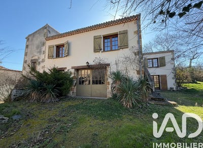 /international/fr/vic-le-comte-auvergne-310106577468/