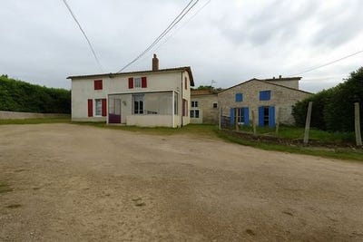 /international/fr/azay-le-brule-charente-310100041756/