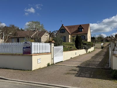 /international/fr/chateaumeillant-centre-val-de-loire-310106711531/