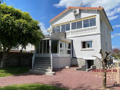 /international/fr/parthenay-charente-310107530400/