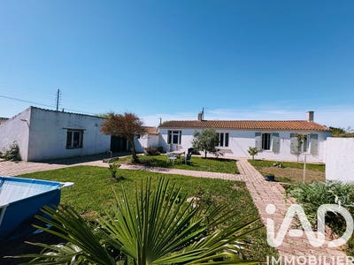 /international/fr/le-chateau-d-oleron-charente-310106742363/