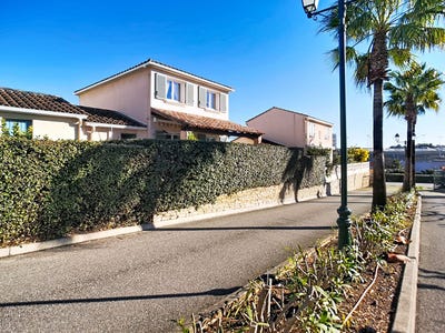 /international/fr/frejus-provence-alpes-cote-d-azur-310108630193/
