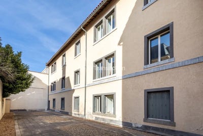 /international/fr/clermont-ferrand-auvergne-310108971894/