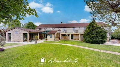 /international/fr/eyzies-aquitaine-310103998032/