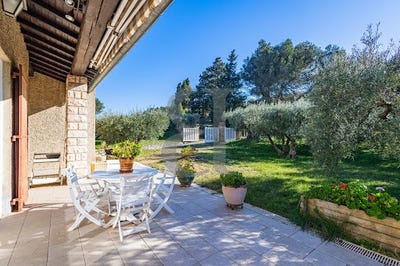 /international/fr/barbentane-provence-alpes-cote-d-azur-310099218516/