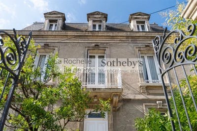 /international/fr/la-rochelle-franche-comte-310101154819/
