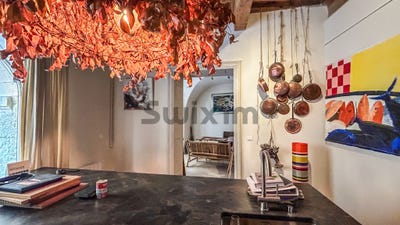 /international/fr/uzes-languedoc-roussillon-310119971037/