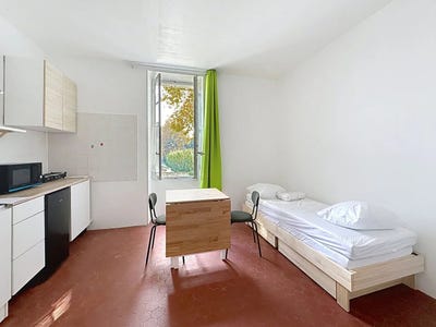 /international/fr/avignon-provence-alpes-cote-d-azur-310108328516/
