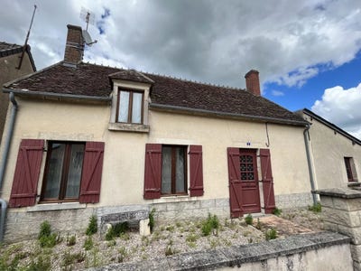 /international/fr/ainay-le-chateau-auvergne-310106612266/