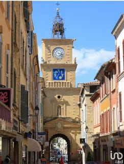 /international/fr/salon-de-provence-provence-alpes-cote-d-azur-310098472450/