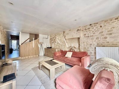 /international/fr/fontenay-le-comte-pays-de-la-loire-310119357926/