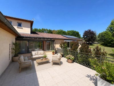 /international/fr/orleat-auvergne-310108974455/