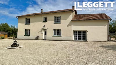 /international/fr/chateau-garnier-charente-310101131245/?lang=pt