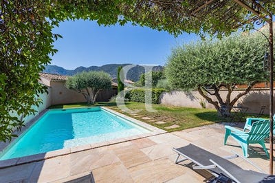 /international/fr/maubec-provence-alpes-cote-d-azur-310110091861/