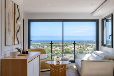 /international/fr/mandelieu-la-napoule-provence-alpes-cote-d-azur-310108452999/