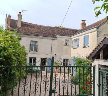 /international/fr/noizay-centre-val-de-loire-120095697150/