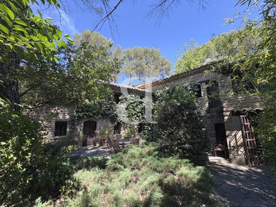 /international/fr/carpentras-provence-alpes-cote-d-azur-310108793614/