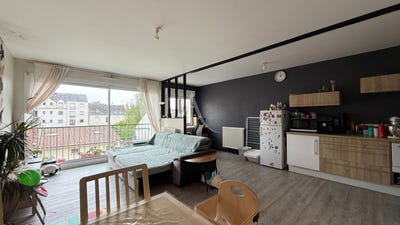 /international/fr/la-roche-sur-yon-pays-de-la-loire-310104475060/