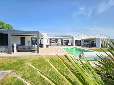 /international/fr/la-roche-sur-yon-pays-de-la-loire-310108459690/