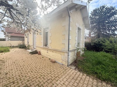 /international/fr/coutras-aquitaine-310108128348/