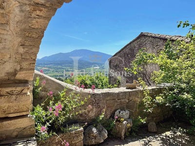 /international/fr/vaison-la-romaine-provence-alpes-cote-d-azur-310100283807/