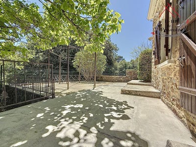 /international/fr/robiac-rochessadoule-languedoc-roussillon-310106289975/
