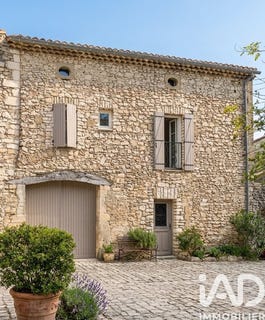 /international/fr/lussan-languedoc-roussillon-310107359513/