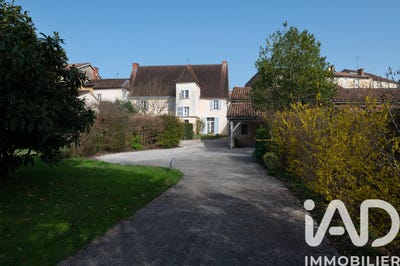 /international/fr/montguyon-charente-310107414619/