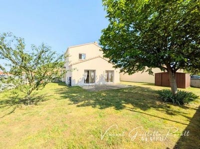 /international/fr/port-saint-pere-pays-de-la-loire-310108928104/