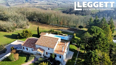 /international/fr/hautefage-la-tour-aquitaine-310104499627/