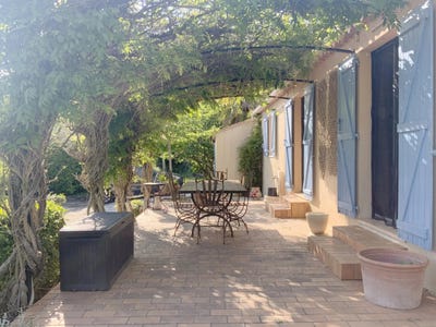 /international/fr/uzes-aquitaine-310108436298/