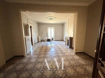 /international/fr/pezenas-languedoc-roussillon-310102913501/