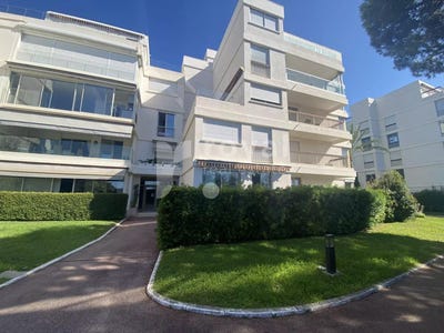 /international/fr/mandelieu-la-napoule-provence-alpes-cote-d-azur-310101110902/?lang=fr