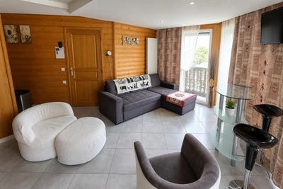 /international/fr/besse-et-saint-anastaise-auvergne-310108562413/