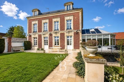 /international/fr/ressons-sur-matz-picardie-310100610958/