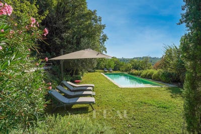 /international/fr/saint-maximin-la-sainte-baume-provence-alpes-cote-d-azur-120095847964/