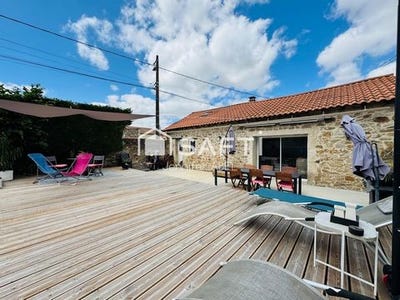 /international/fr/parthenay-charente-310108995587/