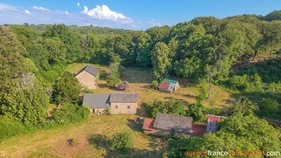 /international/fr/la-croisille-sur-briance-limousin-310119751147/