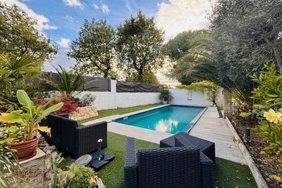 /international/fr/rousson-languedoc-roussillon-310103246133/
