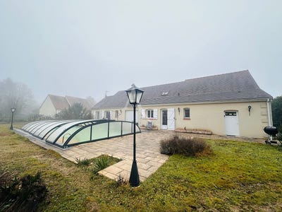 /international/fr/les-montils-centre-val-de-loire-310105230411/