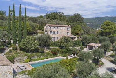 /international/fr/chateauneuf-grasse-hh-15140500-chateauneuf-grasse-provence-alpes-cote-d-azur-310100957970/