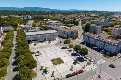 /international/fr/rue-jean-jaures-portes-les-valence-rhone-310105519012/