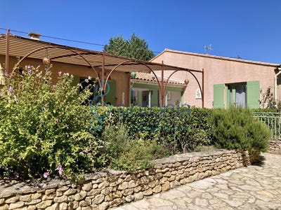 /international/fr/arpaillargues-et-aureillac-languedoc-roussillon-310108454569/