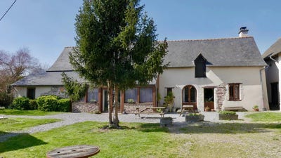 /international/fr/noyal-chatillon-sur-seiche-brittany-310104338193/