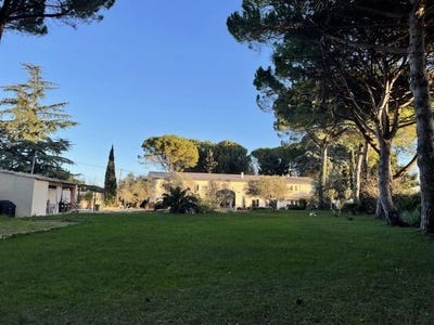/international/fr/nimes-languedoc-roussillon-310108452880/