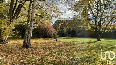/international/fr/thiers-sur-theve-picardie-310100825609/